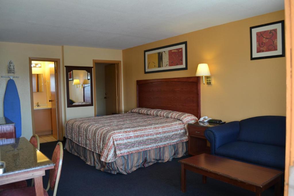 Deluxe Inn And Suites Уеслако Екстериор снимка