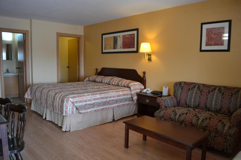 Deluxe Inn And Suites Уеслако Екстериор снимка